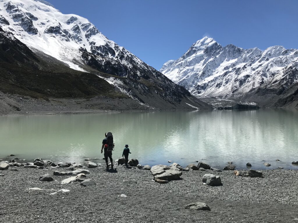 Hooker Valley Track lake