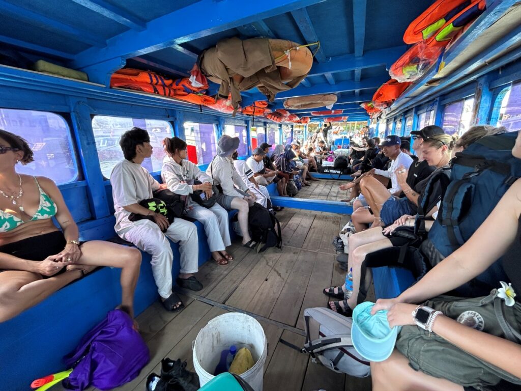 Local Boat Between Gili Trawangan and Lombok (Bangsal) seats