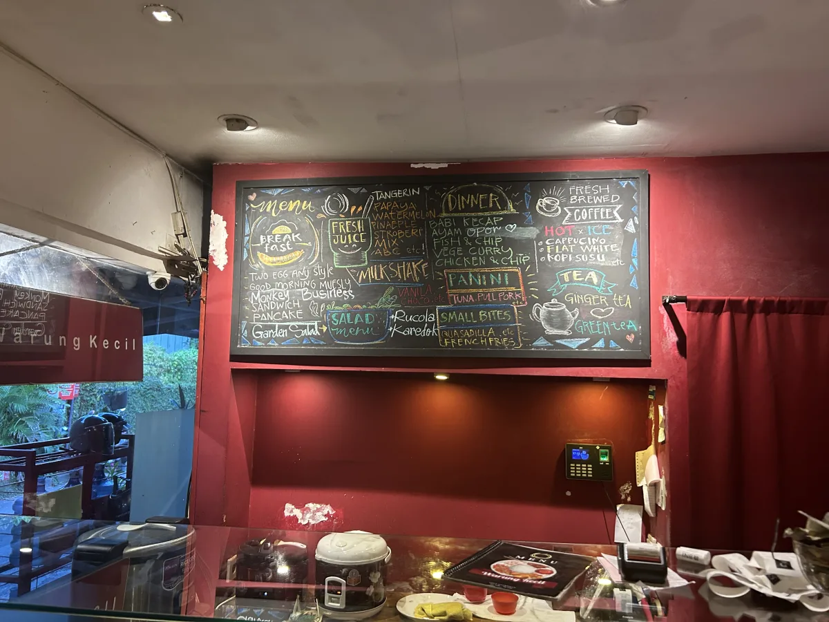 Warung Kecil Sanur inside