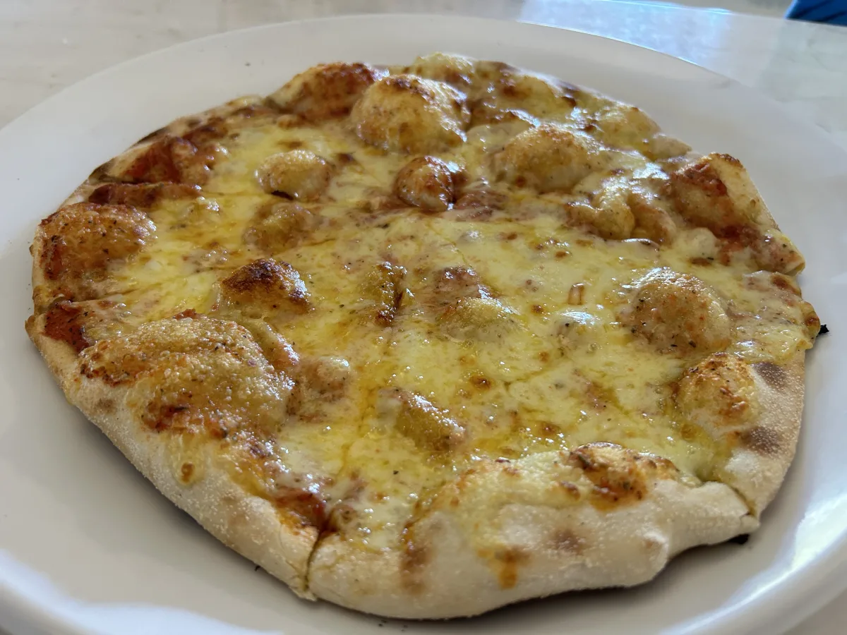 The Surprisingly Awesome Pizza (A Hidden Gem) Tea Kiosk Café & Grill