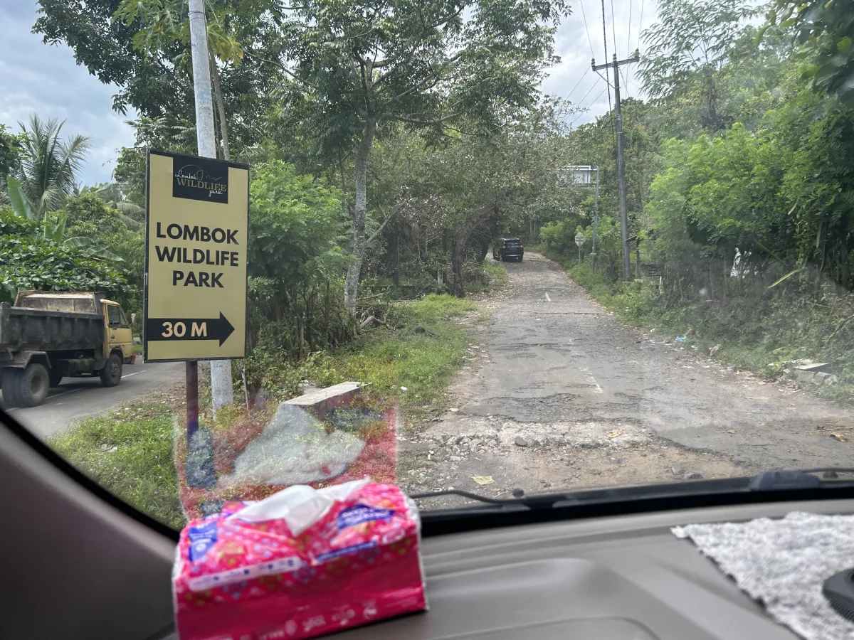 Car Ride from Bangsal Port to the Park