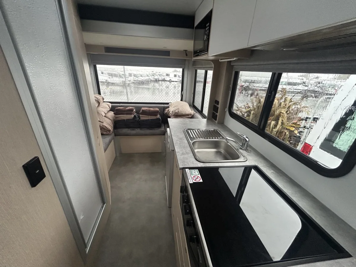 Maui Cascade: The Balanced Middle Ground