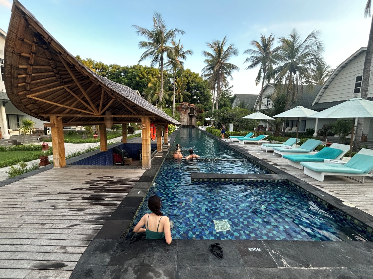Family Stay in Gili Trawangan: Honest Review of Jambuluwuk Oceania Resort (2025 Guide)