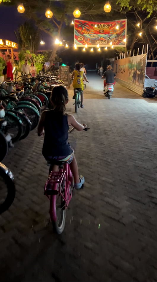 Gili Trawangan family fun Night Bikes riding