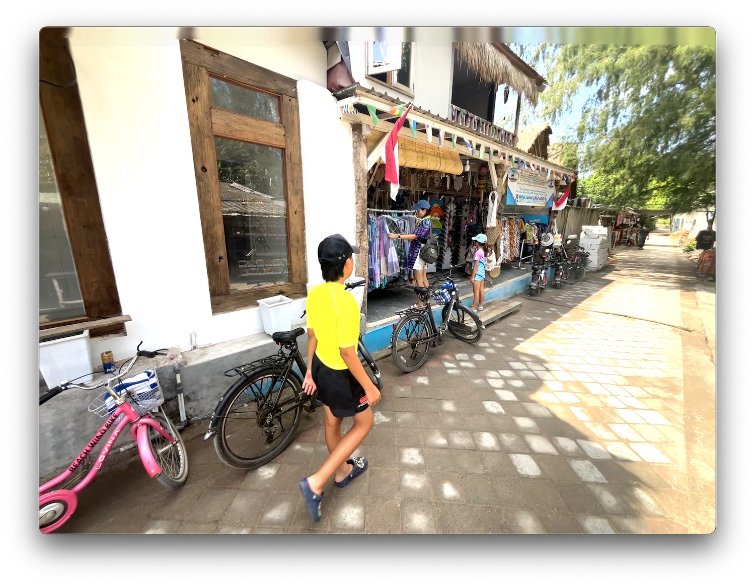 Shopping in Gili Oasis suvenier