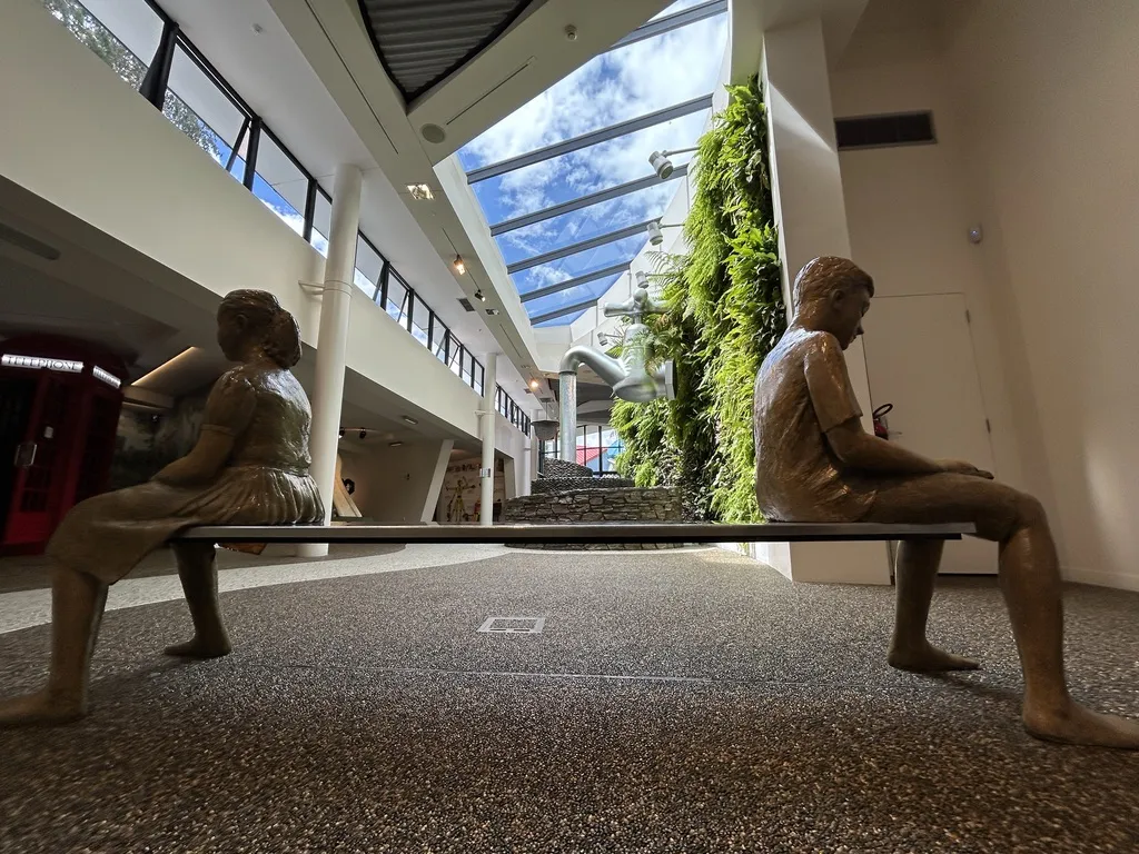 Wanaka Puzzling World Review: illusion rooms