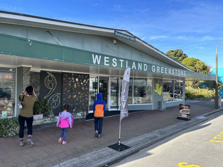 Hokitika Town — Greenstone, Coffee & the Best Sandwich in New Zealand