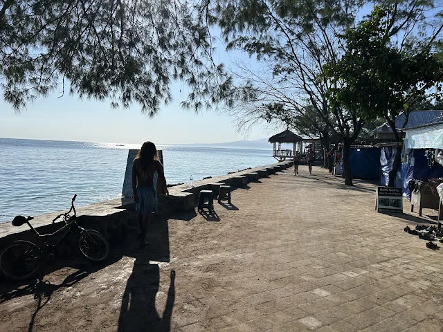 Gili T morning runners