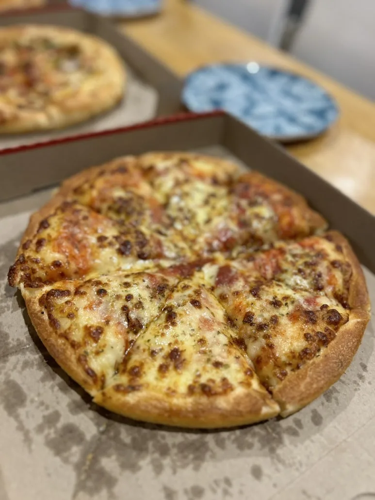 Pizza Hut Pizza & Our Family Favorites