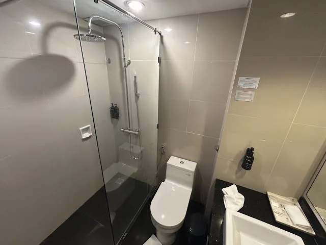 Prime Plaza Hotel Sanur Bali Bathroom