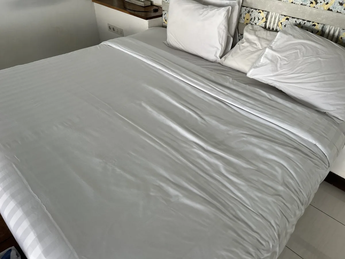 Cinta Cottage King bed