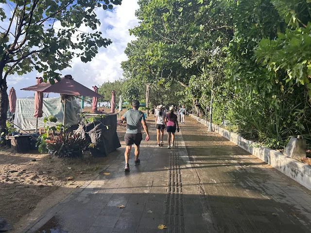 Sanur beach runners
