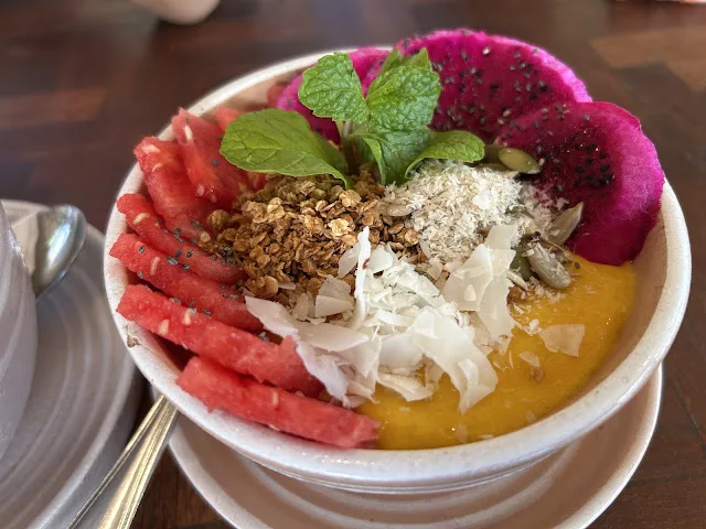 Coffee & Thyme Sunrise Smoothie bowl