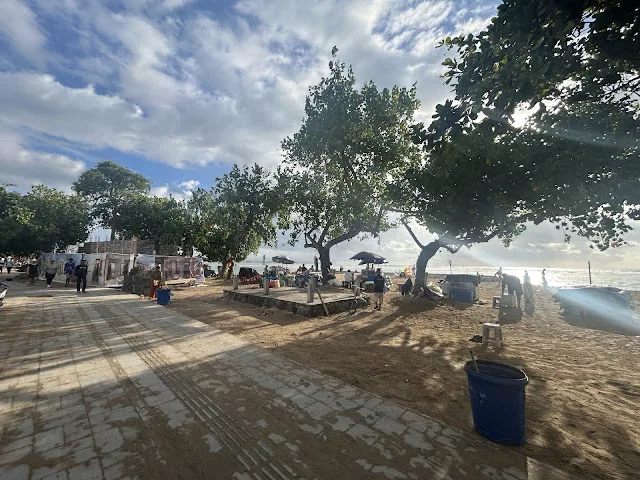 Sanur beach morning vibe