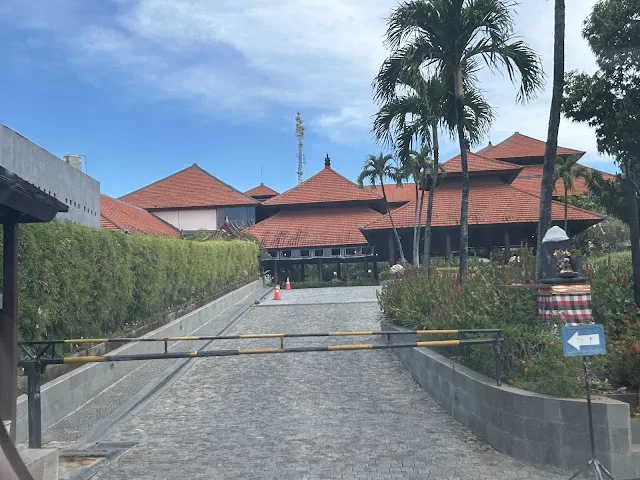 Prime Plaza Hotel Sanur Main security gate
