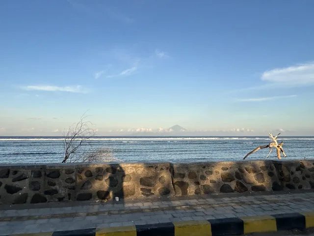 Gili T morning view