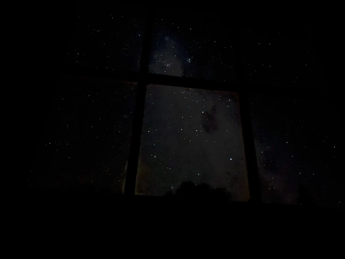Omarama accommodation you can see stars on your bed through windows