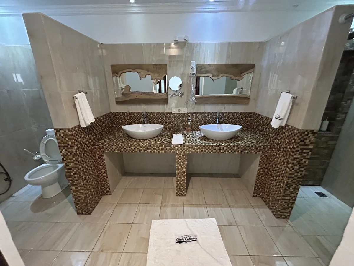 Gili T Cinta Cottage Bathroom