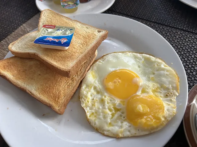 Sanur Nyaman Guest House breakfast
