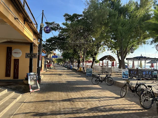 Gili T sunrise street