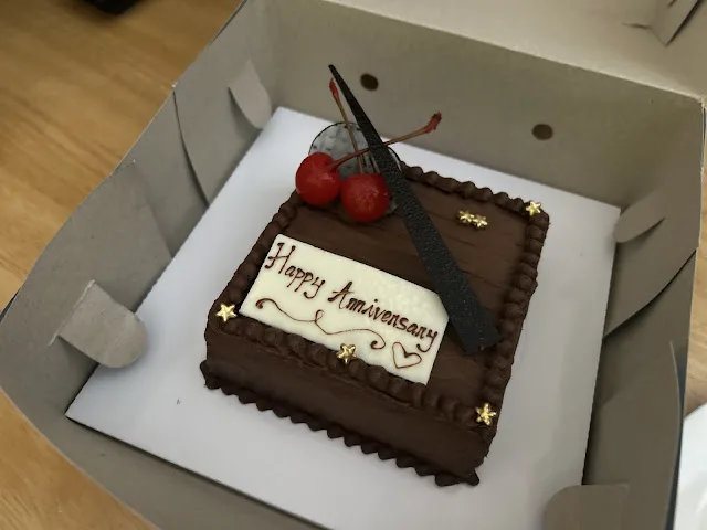 10th wedding anniversary trip, and the Prime Plaza Hotel Sanur gave us a free cake